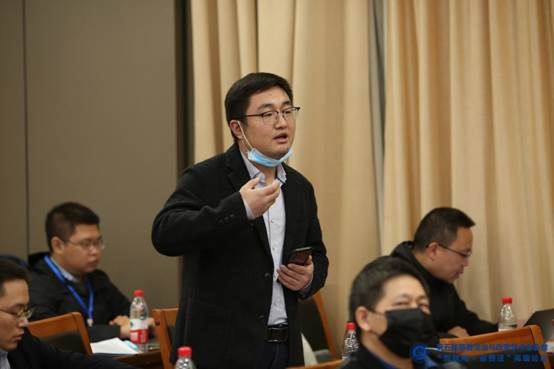 16.重庆工商大学我院会学院公杰博士与李喜燕教授讨论